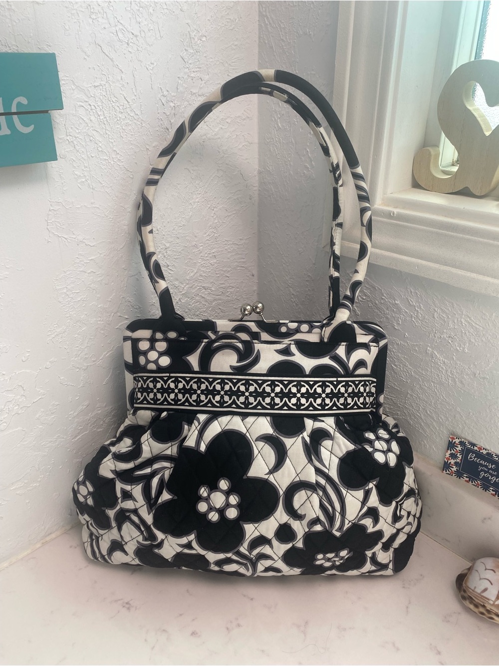 Vera Bradley Retired Eloise Night And Day Kiss Lock Shoulder Bag EUC